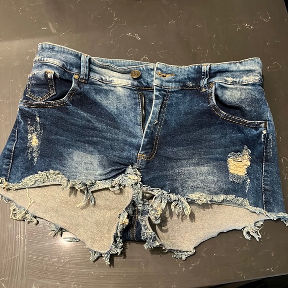 Jean short shorts - Picture 1 of 3